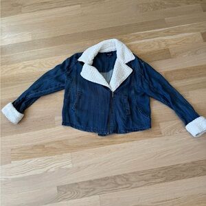 Splendid Dark Blue Jean Jacket with Cream Sherpa Collar
